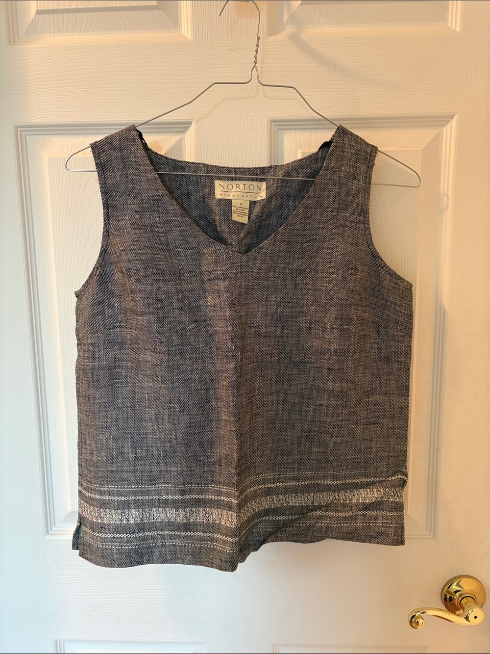 Linen sleeveless blouse